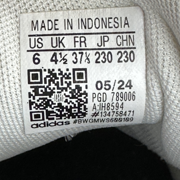 Adidas White and Black Sneakers - Picture 9 of 10